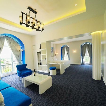 Hotel Carlito Tagaytay Тагайтай Экстерьер фото